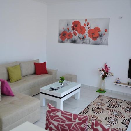 Akil Apartments Sarandë Esterno foto
