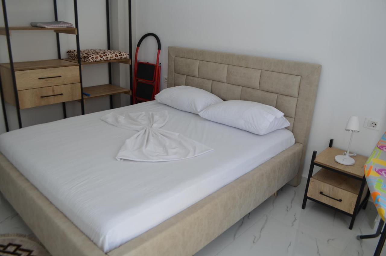 Akil Apartments Sarandë Esterno foto