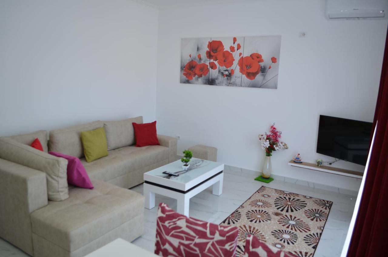 Akil Apartments Sarandë Esterno foto