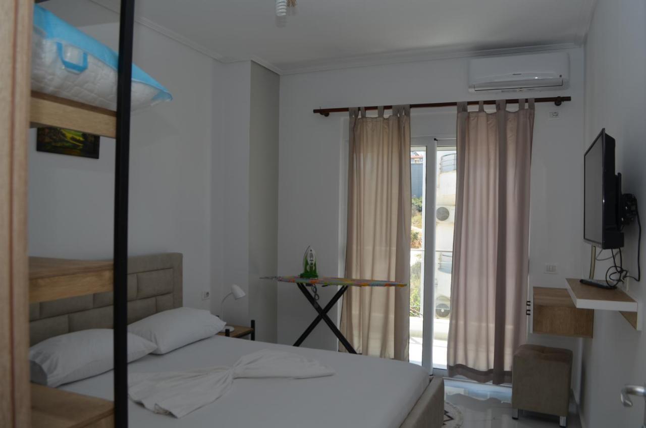 Akil Apartments Sarandë Esterno foto