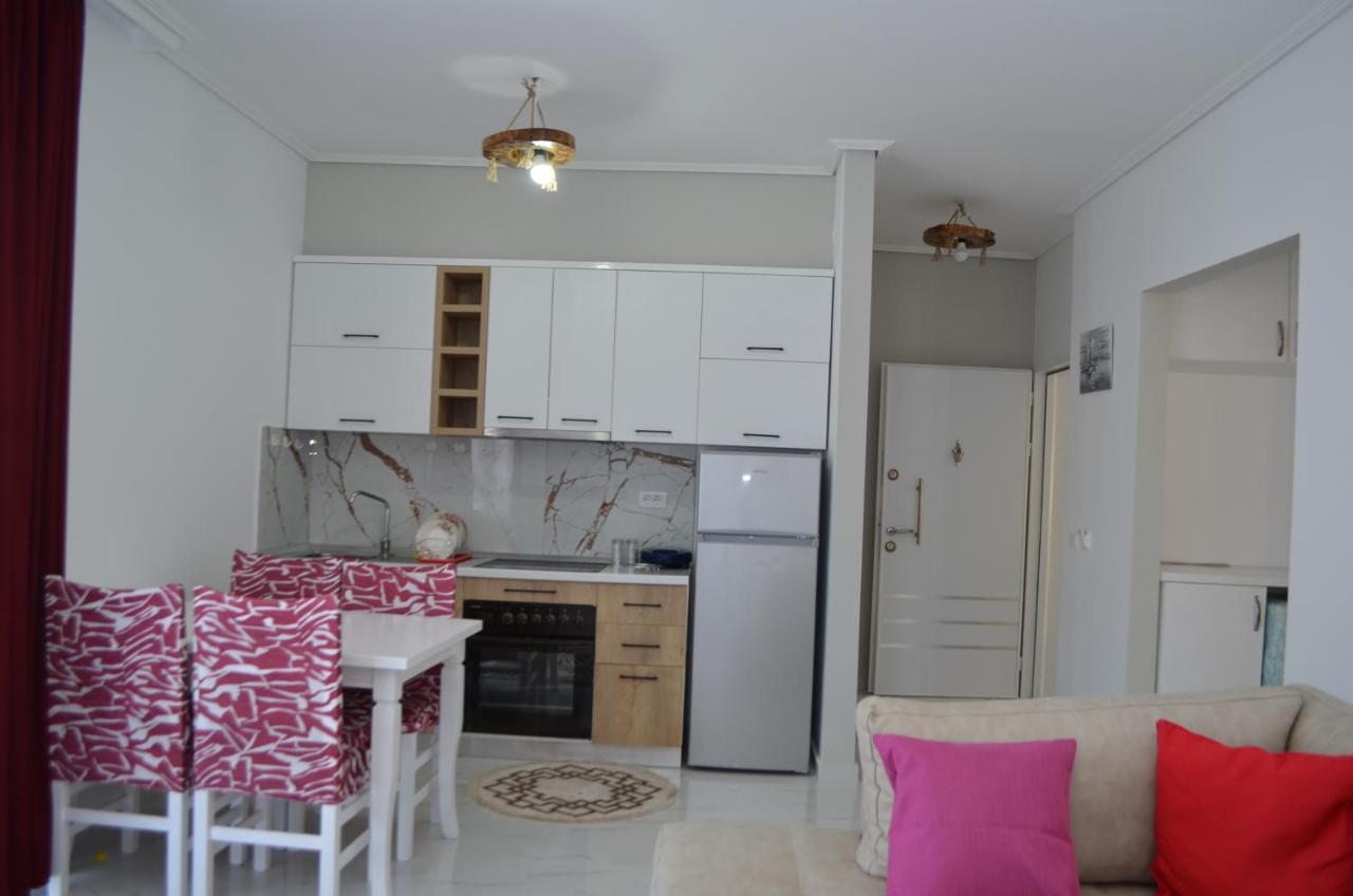 Akil Apartments Sarandë Esterno foto