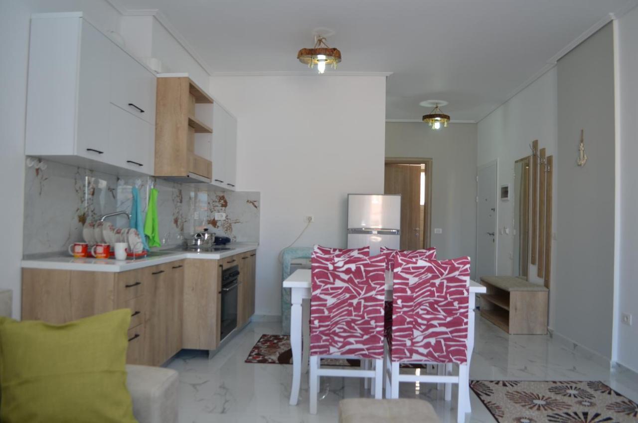 Akil Apartments Sarandë Esterno foto