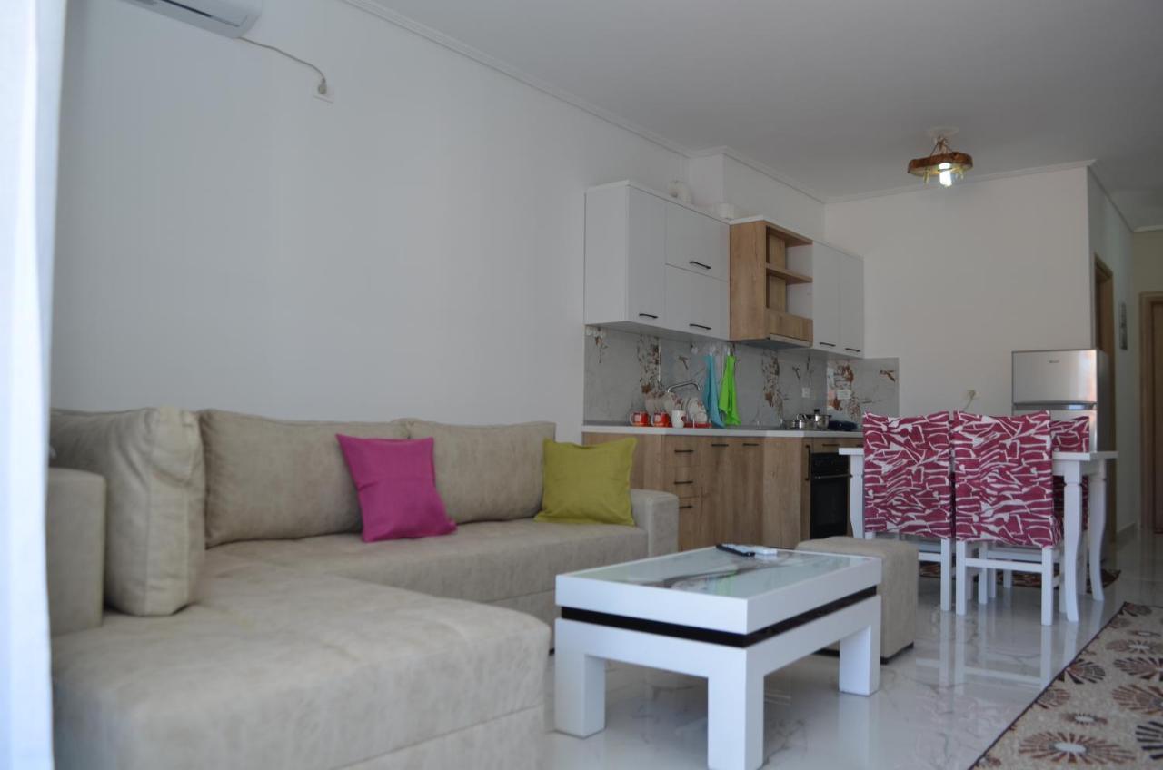 Akil Apartments Sarandë Esterno foto