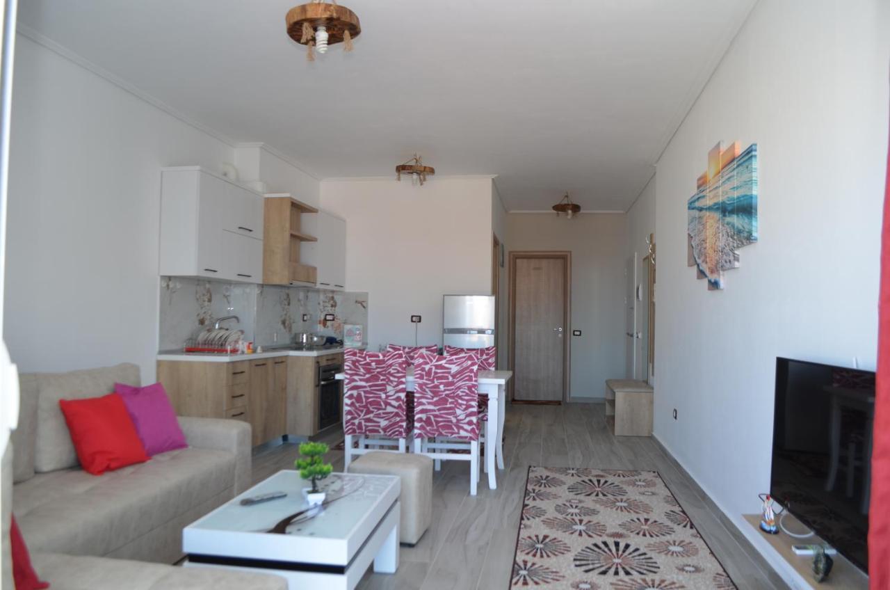 Akil Apartments Sarandë Esterno foto