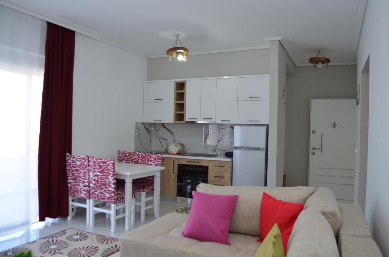 Akil Apartments Sarandë Esterno foto