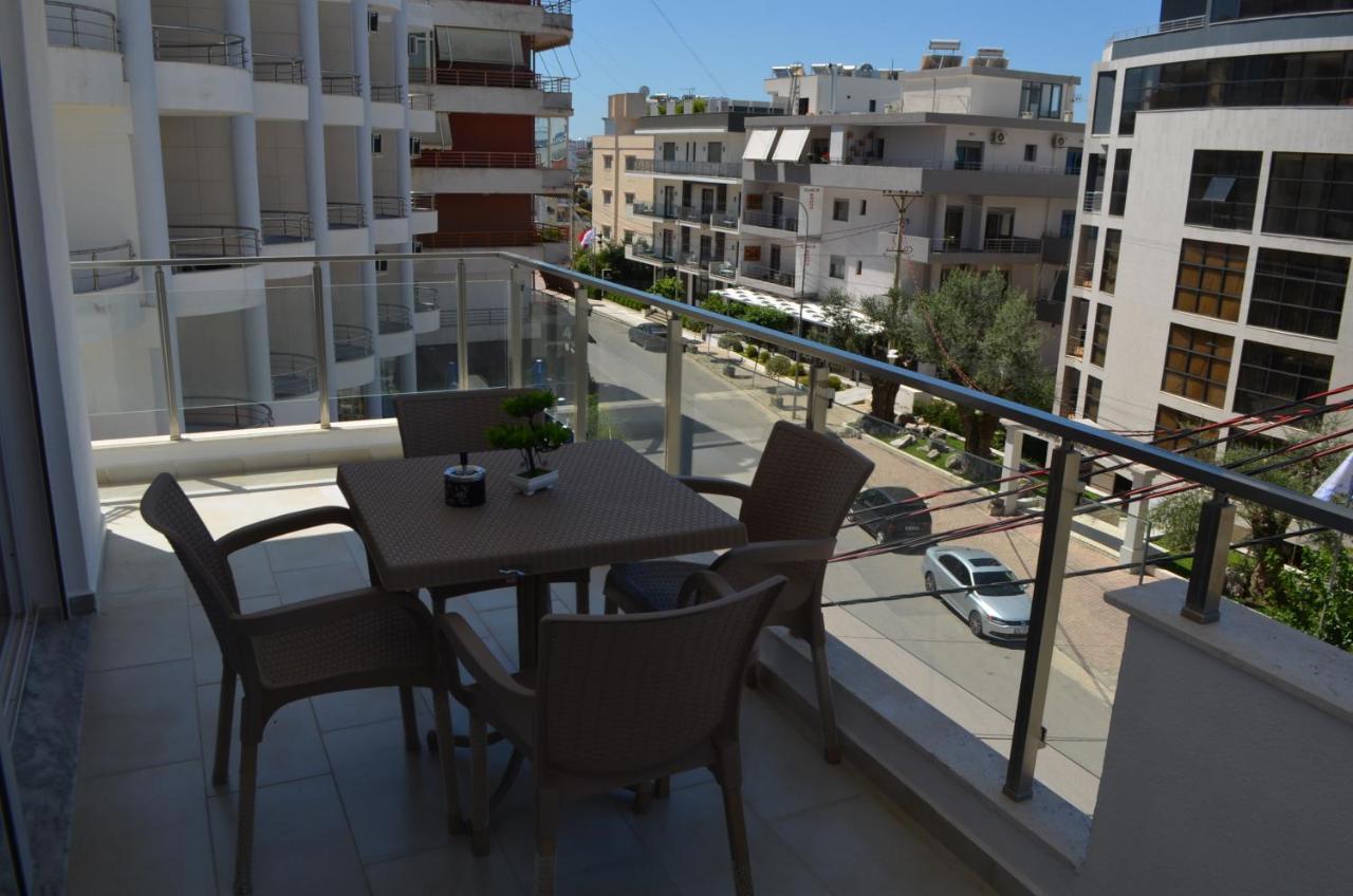 Akil Apartments Sarandë Esterno foto
