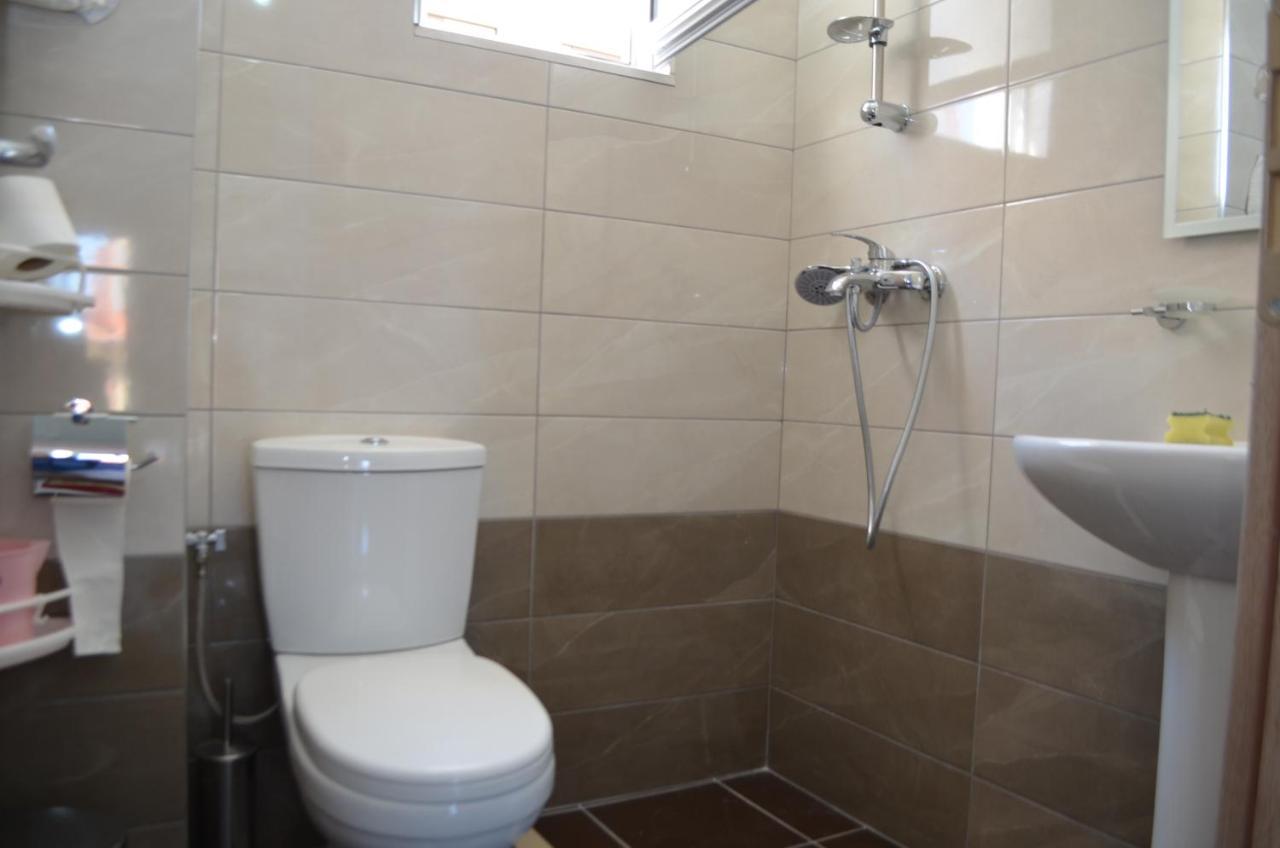 Akil Apartments Sarandë Esterno foto