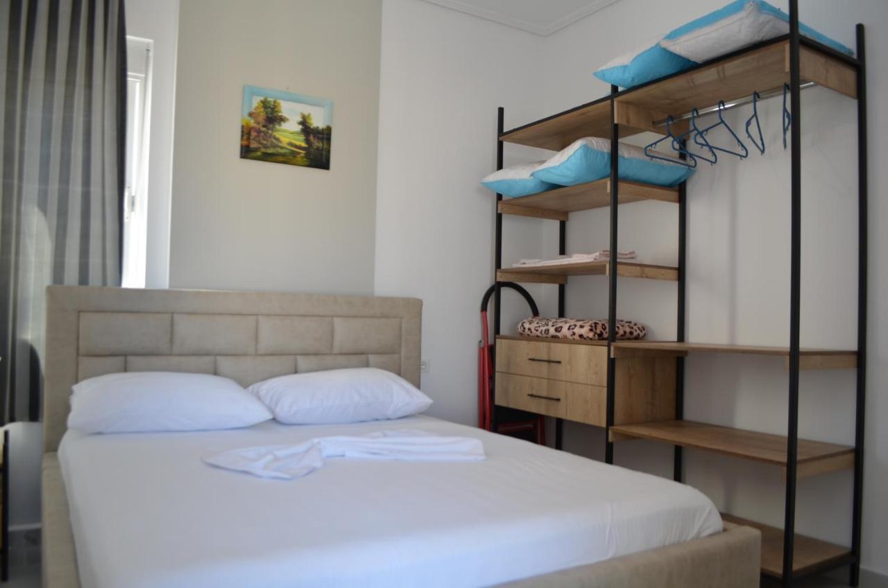 Akil Apartments Sarandë Esterno foto