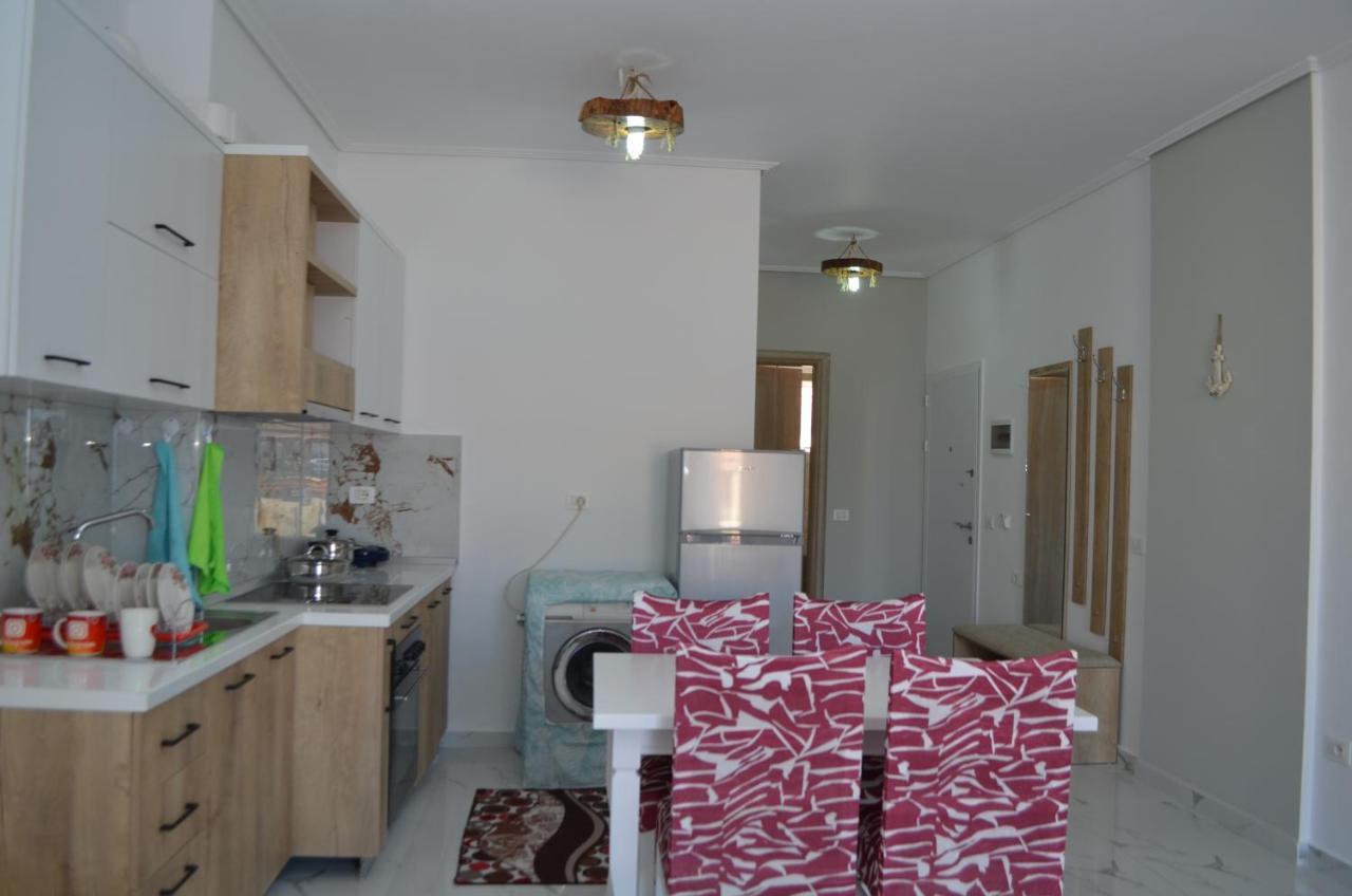 Akil Apartments Sarandë Esterno foto
