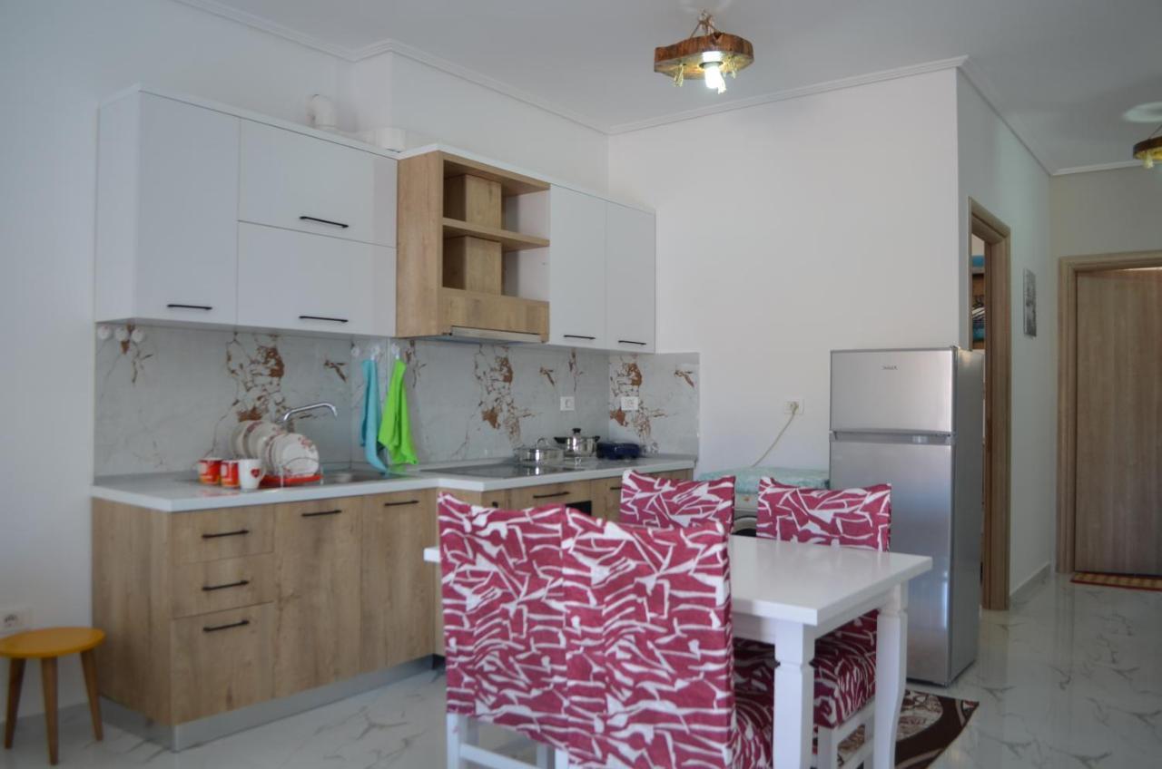 Akil Apartments Sarandë Esterno foto
