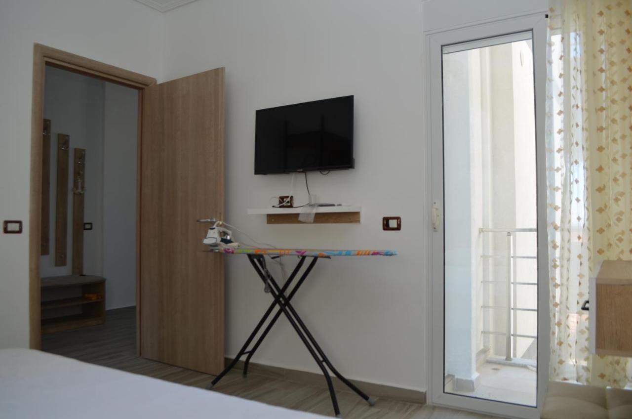 Akil Apartments Sarandë Esterno foto